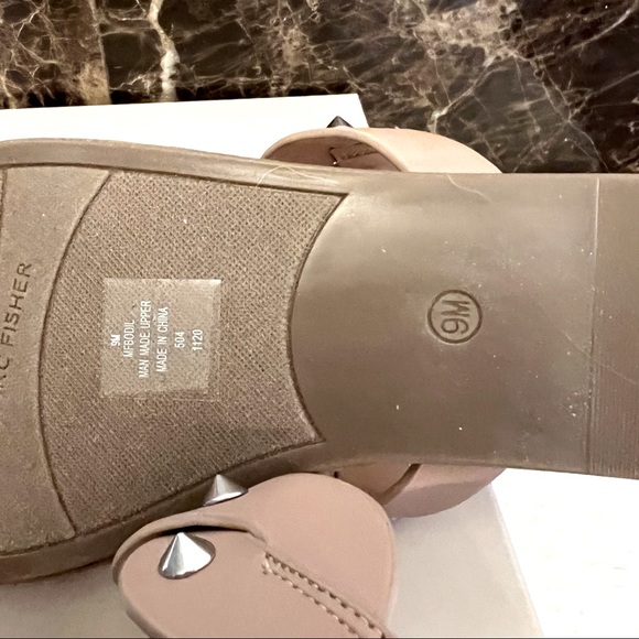 MARC FISHER-BODIL-Light Natural Flat Sandal w/ Silver Spikes-Sz9-NIB - Picture 7 of 7